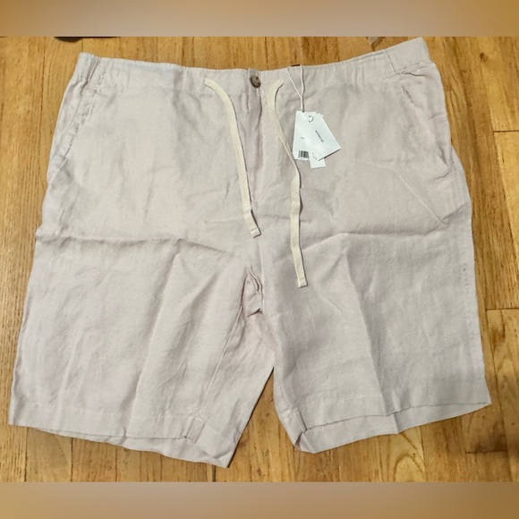 Vince Men's Lightweight Hemp 9" Shorts in Dusty Mauve - Picture 5 of 8